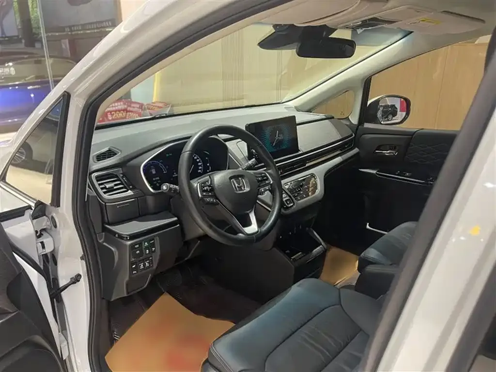 Honda Elysion 2025 из CN, фото 5