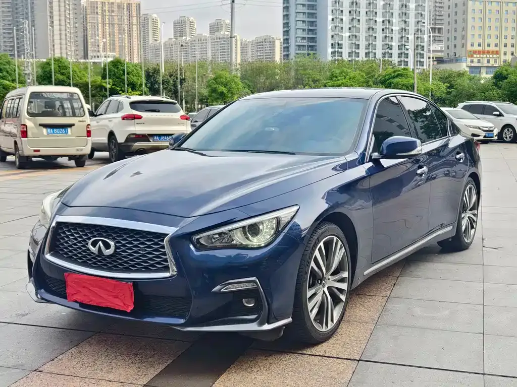 Infiniti Q50L
