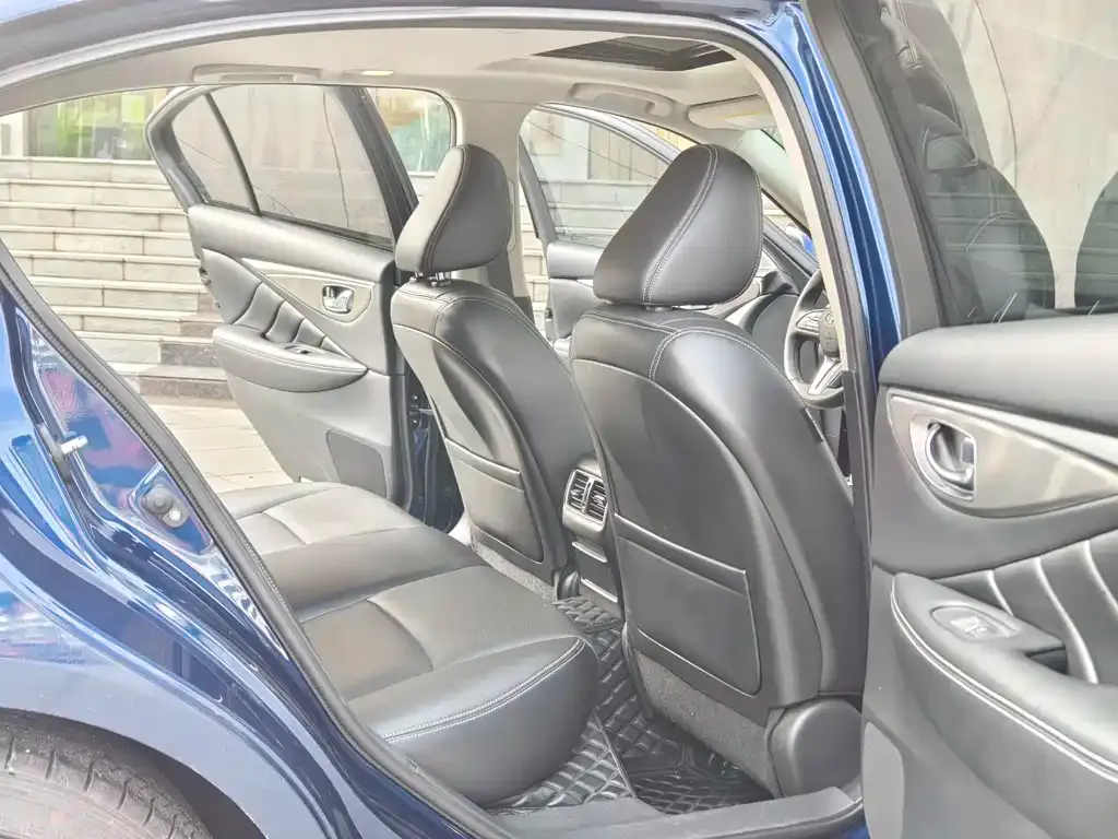 Infiniti Q50L 2023 из CN, фото 6