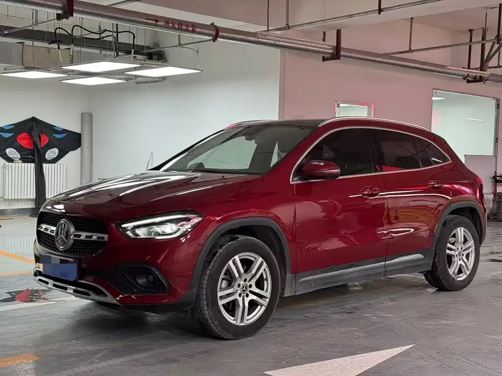 Mercedes-Benz GLA — фото 1