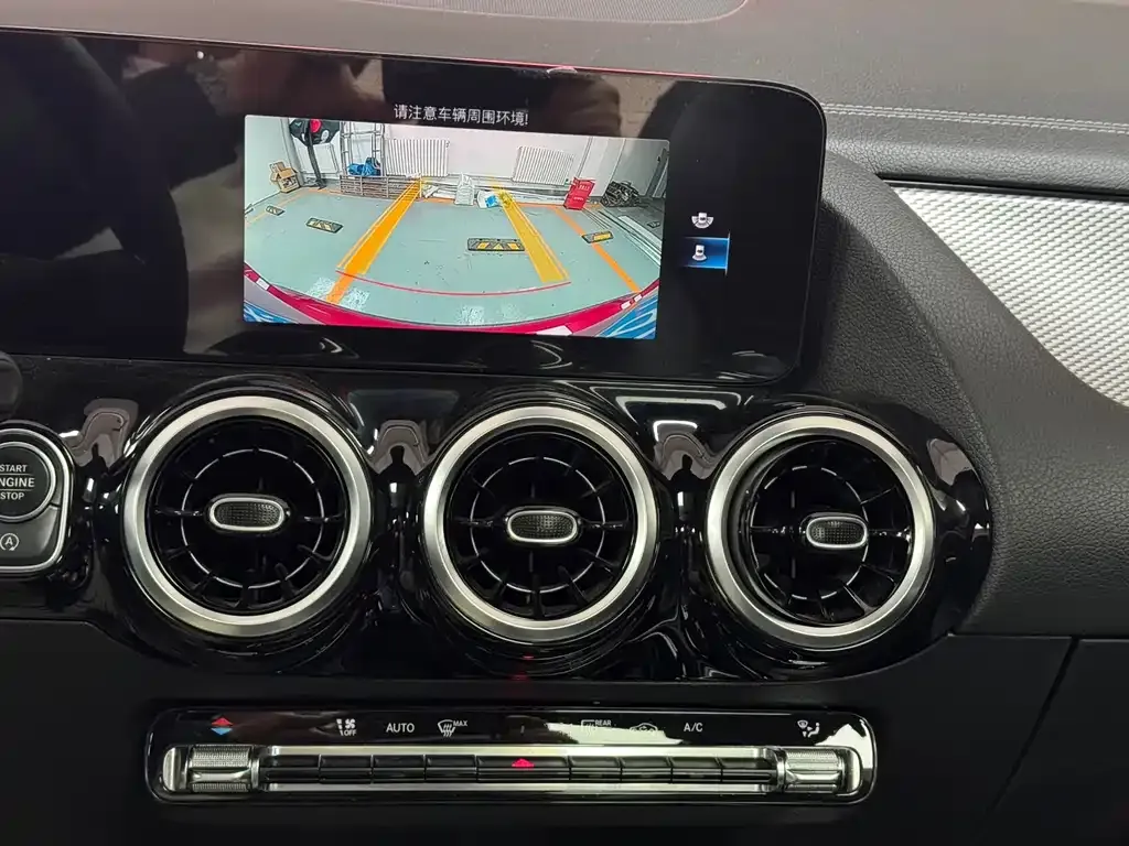 Mercedes-Benz GLA — фото 8