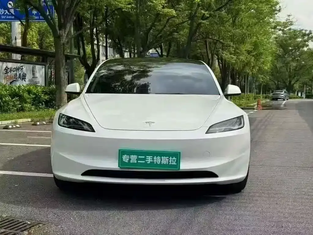 Tesla Model 3 — фото 9