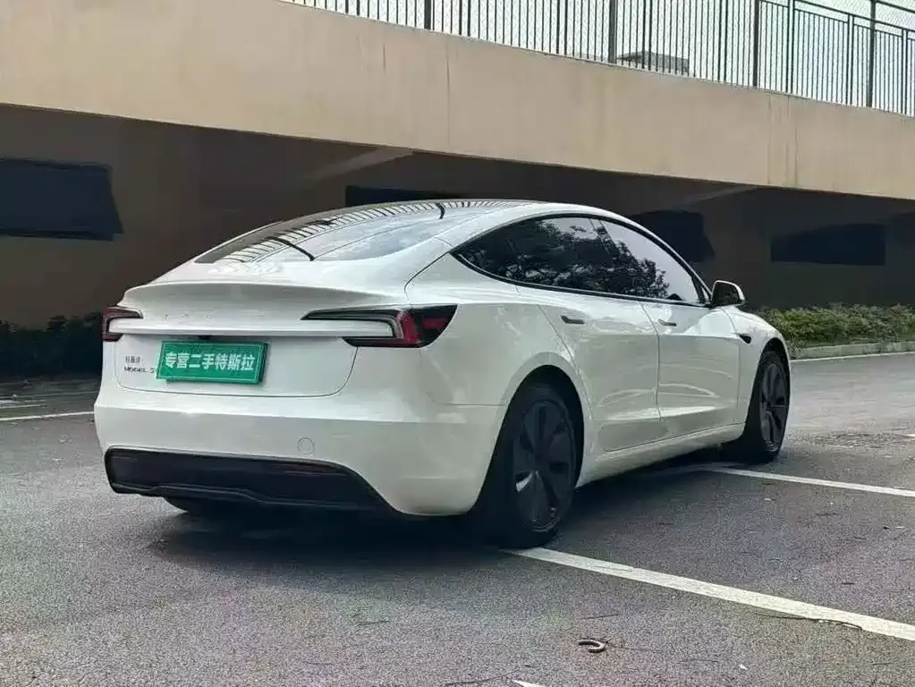 Tesla Model 3 — фото 4