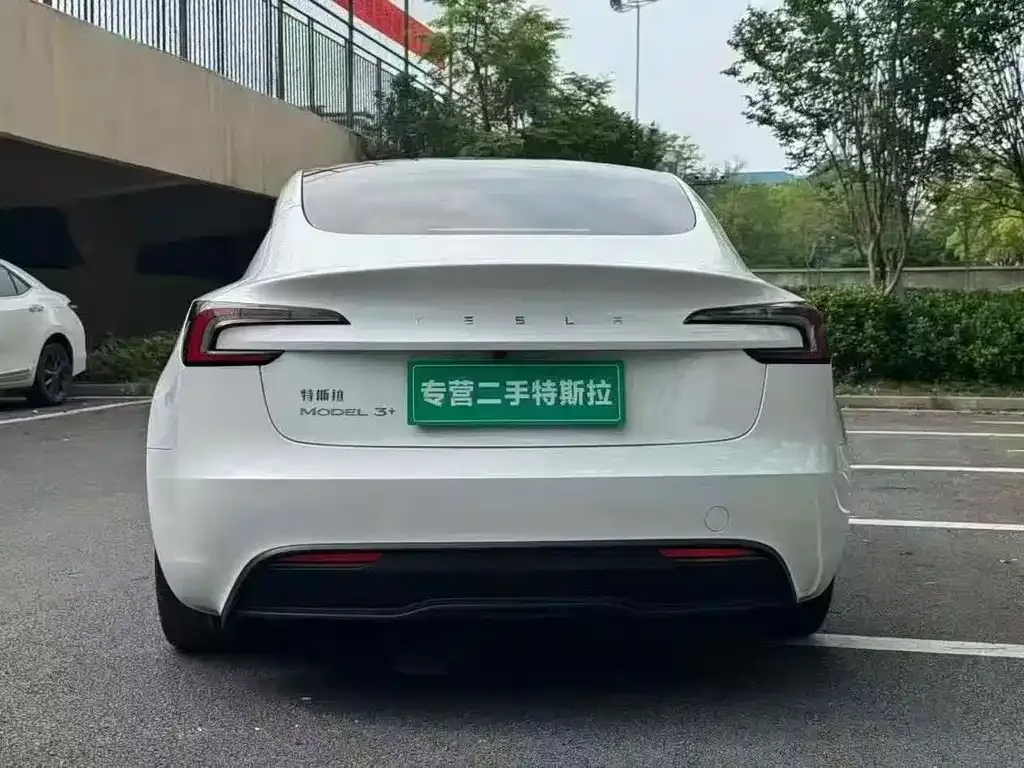 Tesla Model 3 — фото 7