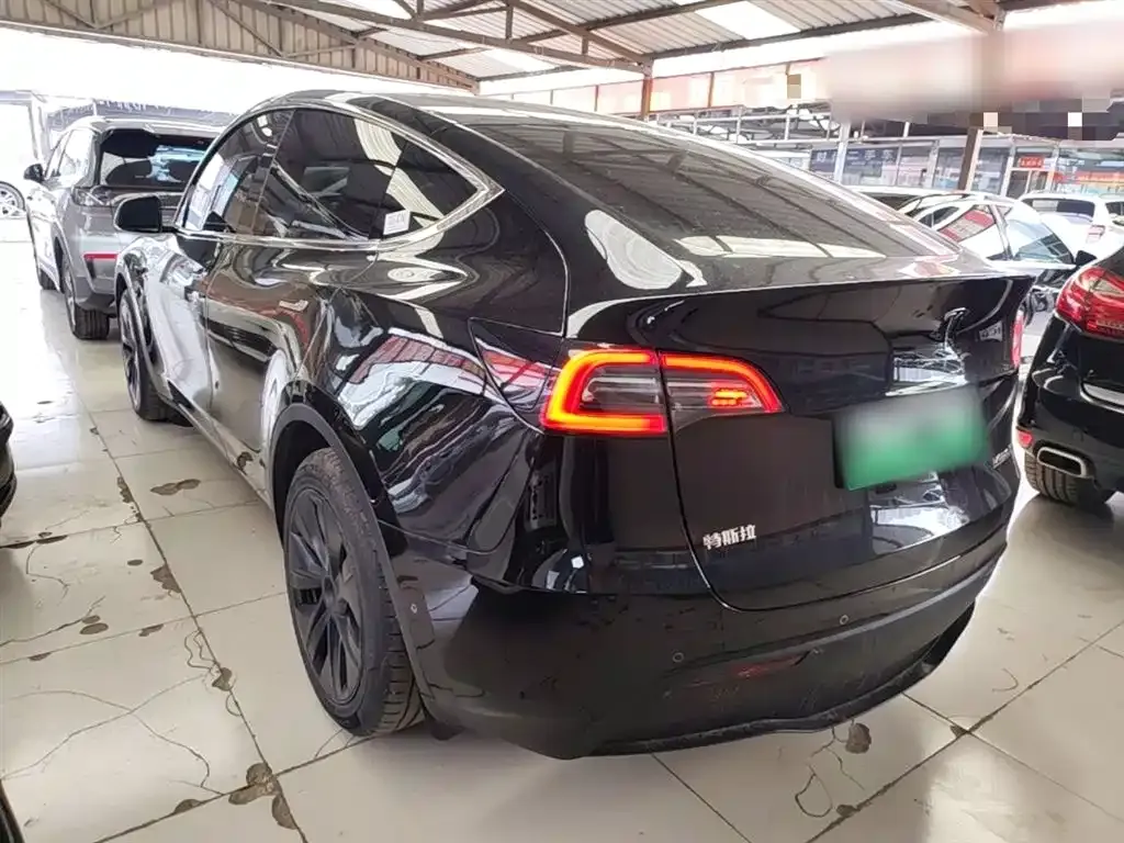Tesla Model Y 2024 из CN, фото 3