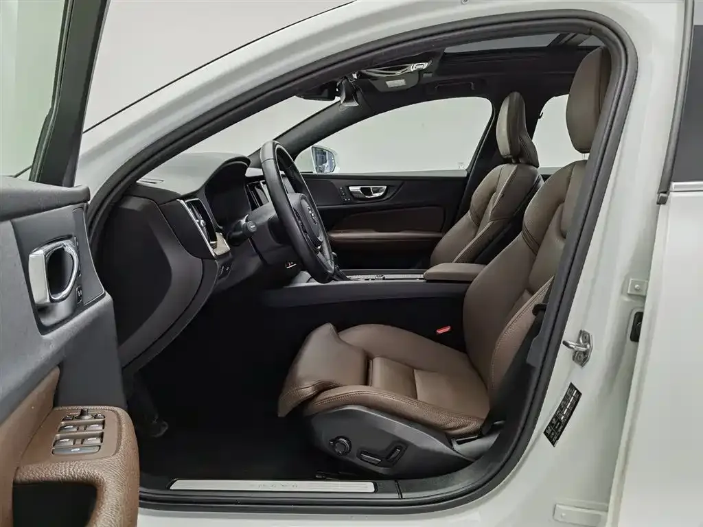 Volvo S60 2021 из CN, фото 10