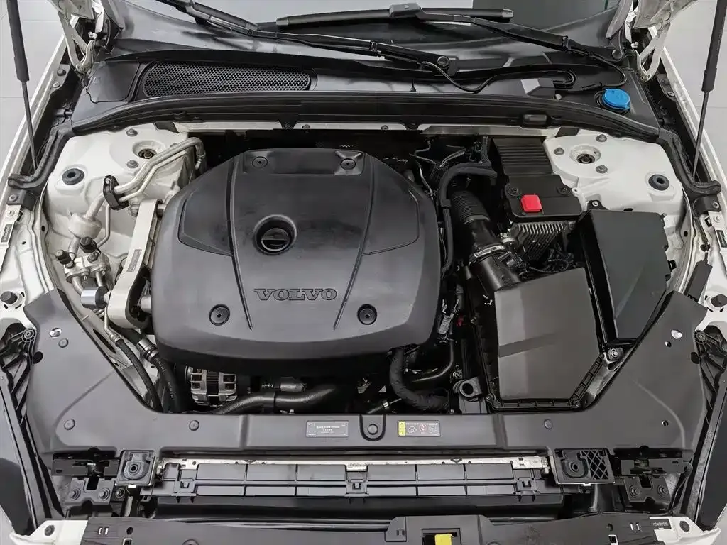 Volvo S60 2021 из CN, фото 8