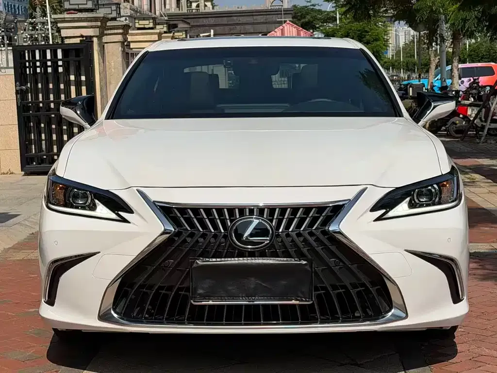 Lexus ES — фото 2