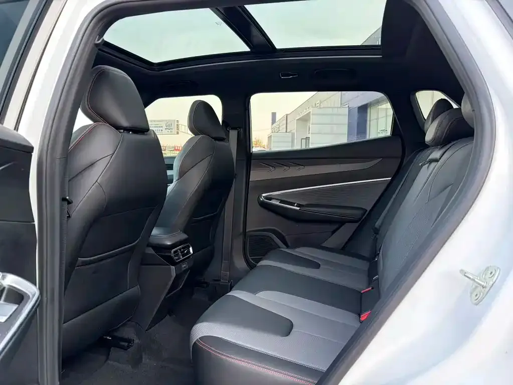 Geely Boyue 2024 из CN, фото 2