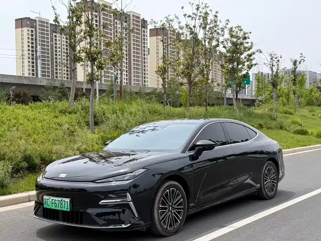 Geely Galaxy Xingyao 8