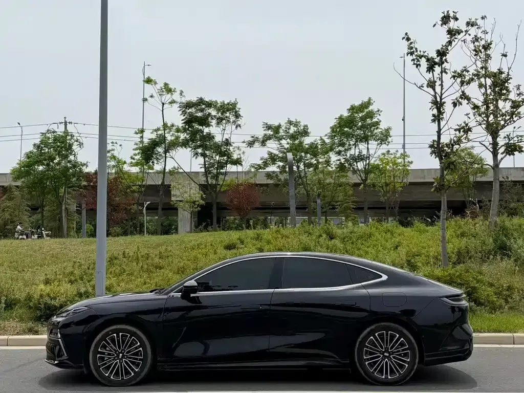 Geely Galaxy Xingyao 8 2025 из CN, фото 6