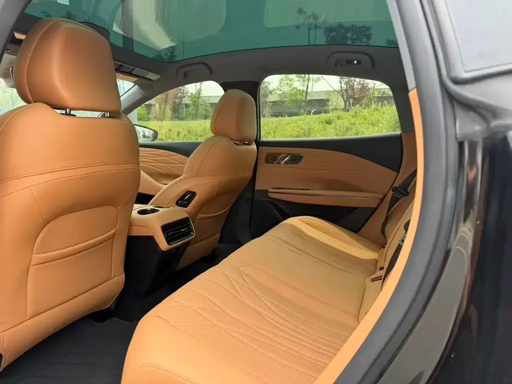 Geely Galaxy Xingyao 8 2025 из CN, фото 4