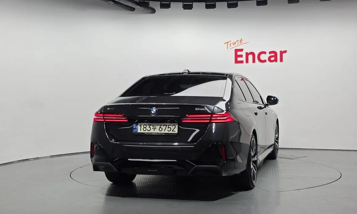 BMW 5-Series 2024 из KR, фото 2