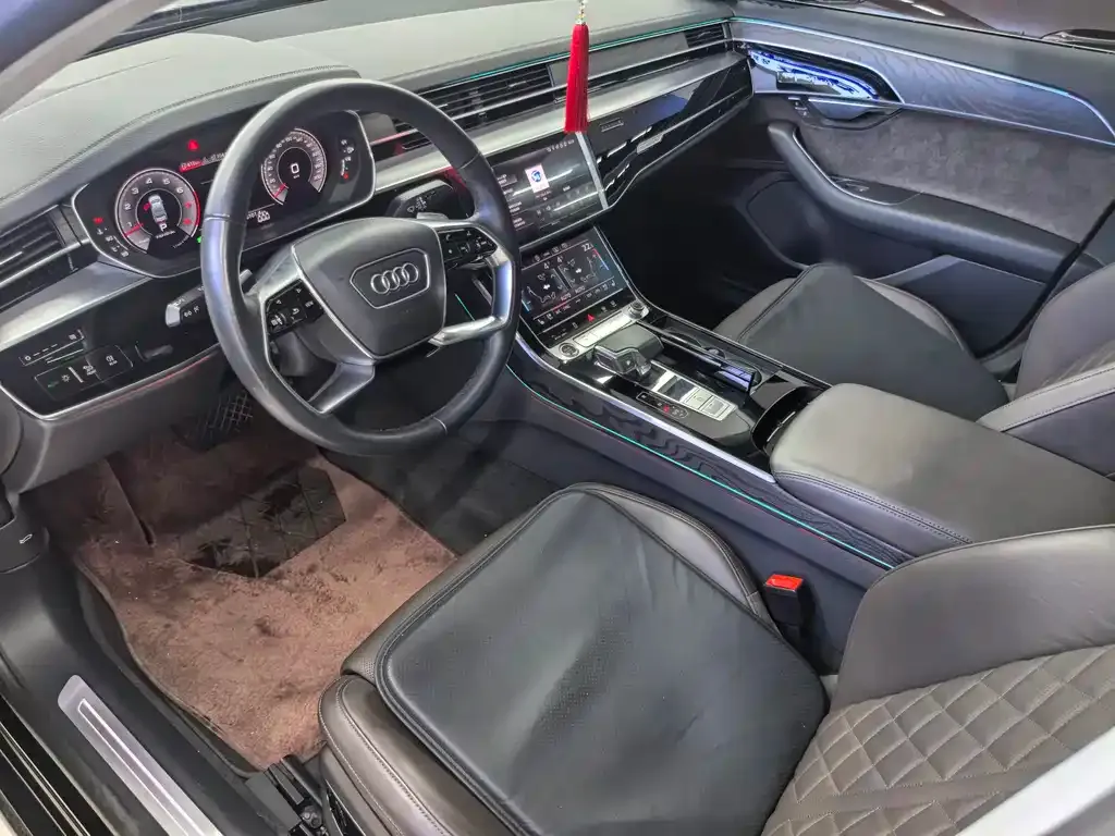 Audi A8 — фото 7
