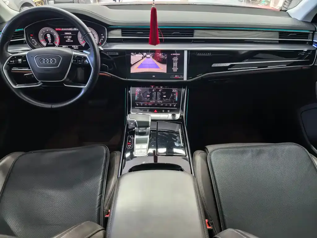 Audi A8 — фото 2