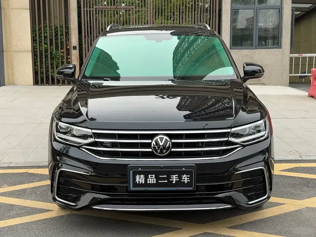 Volkswagen Tiguan L — фото 3