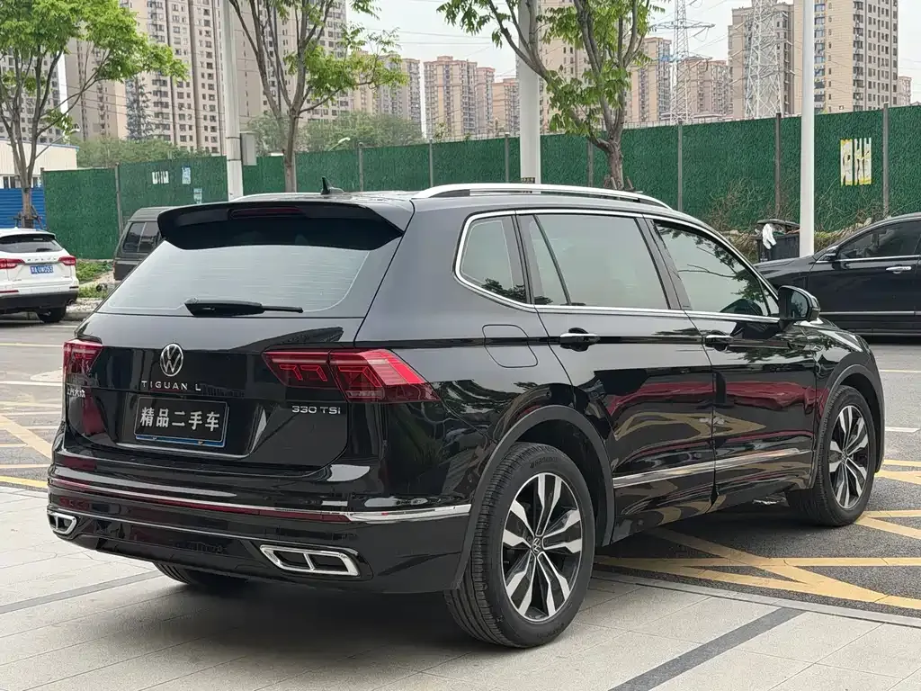 Volkswagen Tiguan L — фото 8