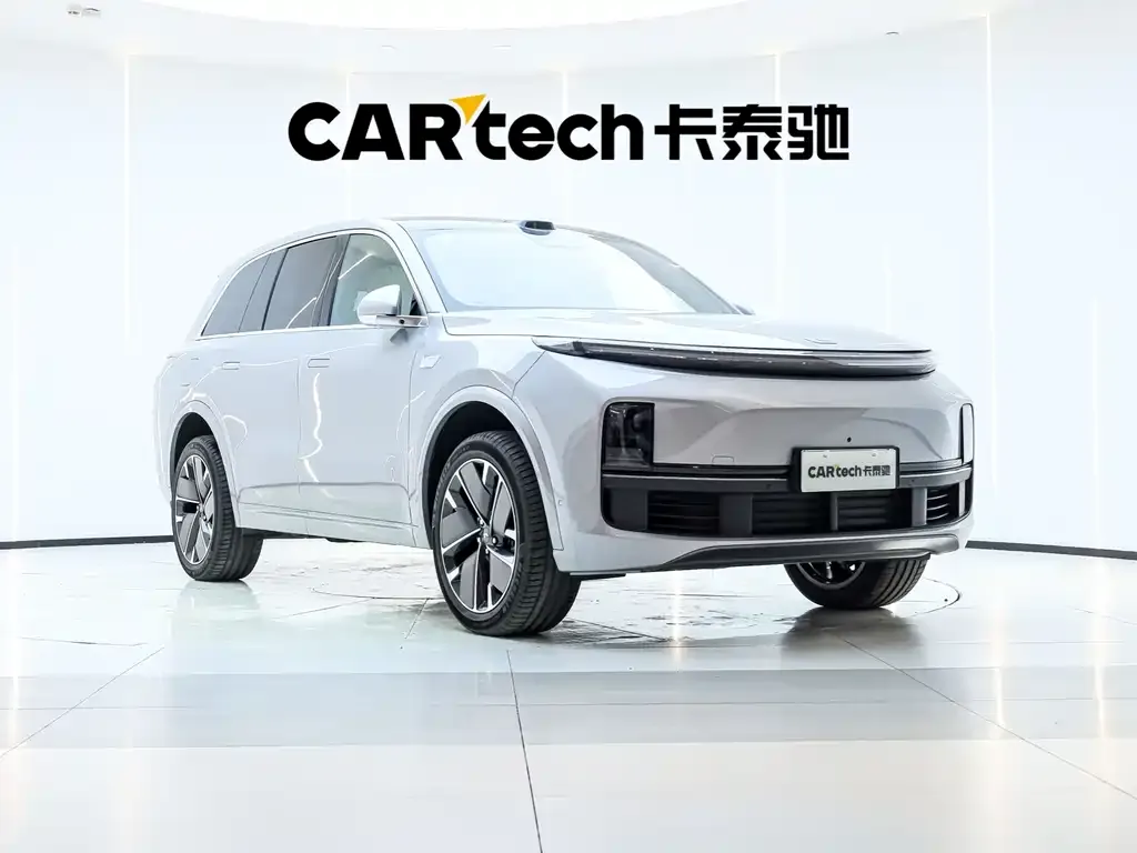Li Auto L8 — фото 10