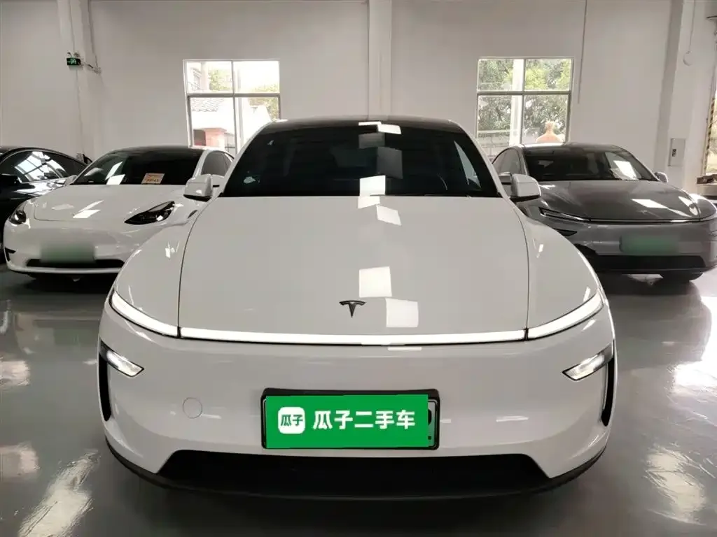 Tesla Model Y L 2025 из CN, фото 3