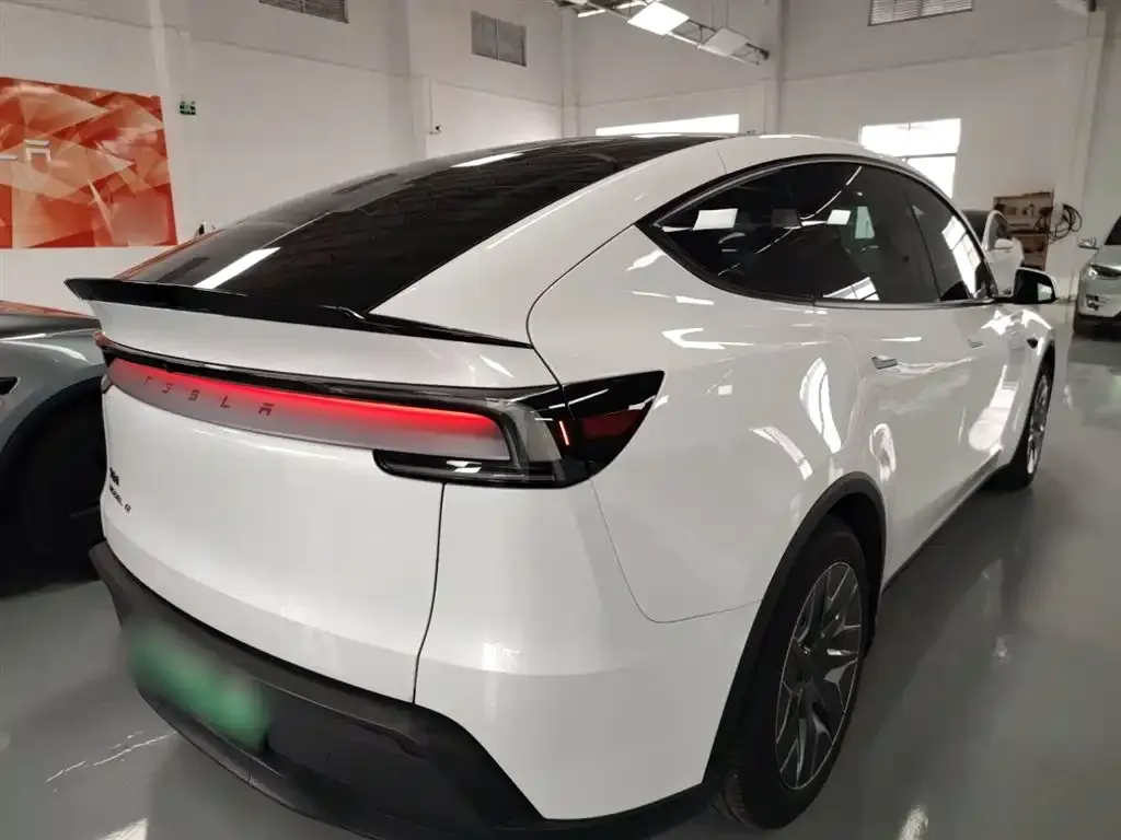 Tesla Model Y L 2025 из CN, фото 2