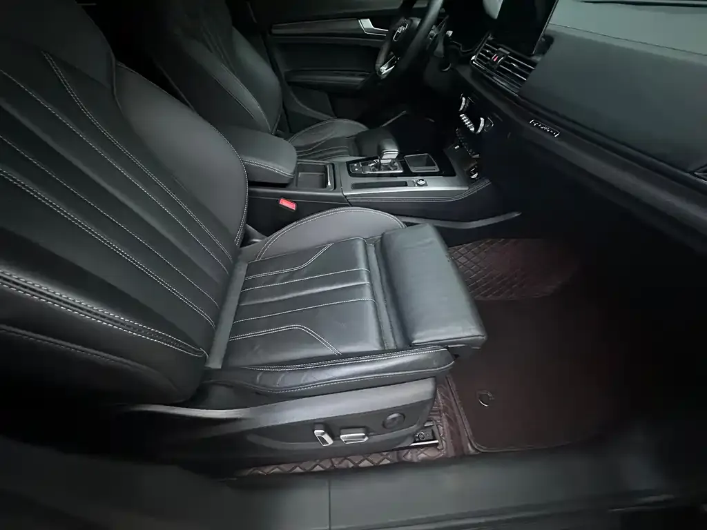 Audi Q5L 2023 из CN, фото 3