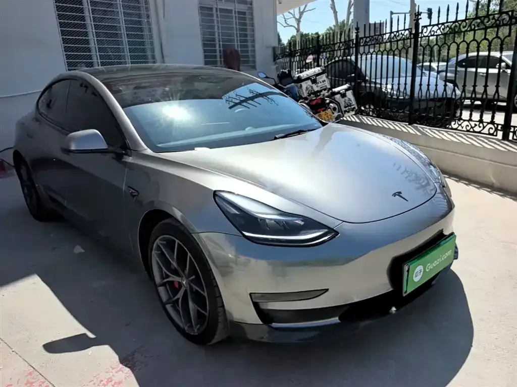 Tesla Model 3 — фото 9