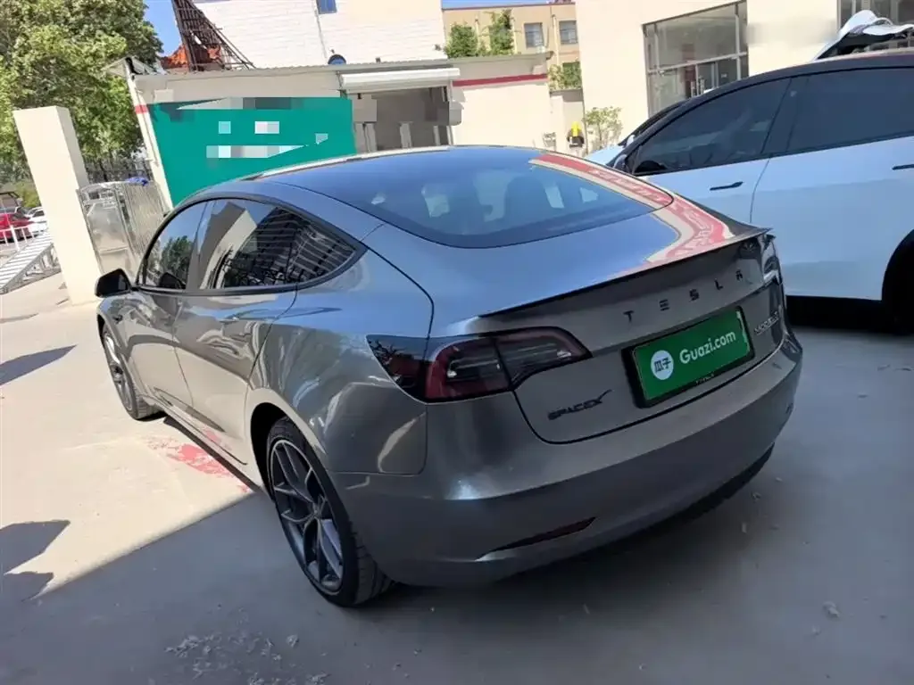 Tesla Model 3 — фото 5