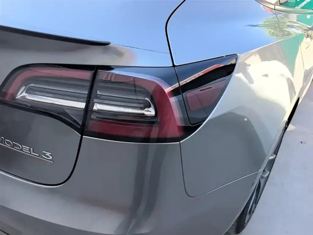 Tesla Model 3 — фото 3