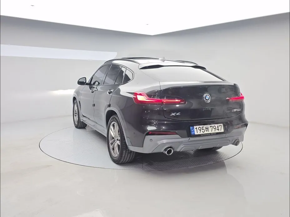 BMW X4 — фото 7