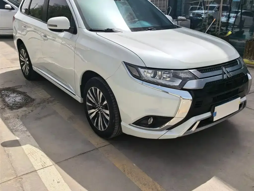 Mitsubishi Outlander 2022 из CN, фото 8