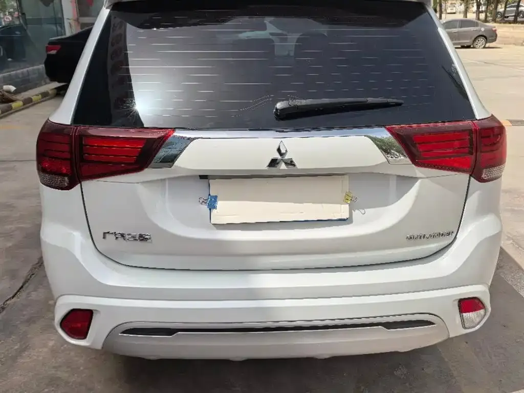 Mitsubishi Outlander 2022 из CN, фото 7