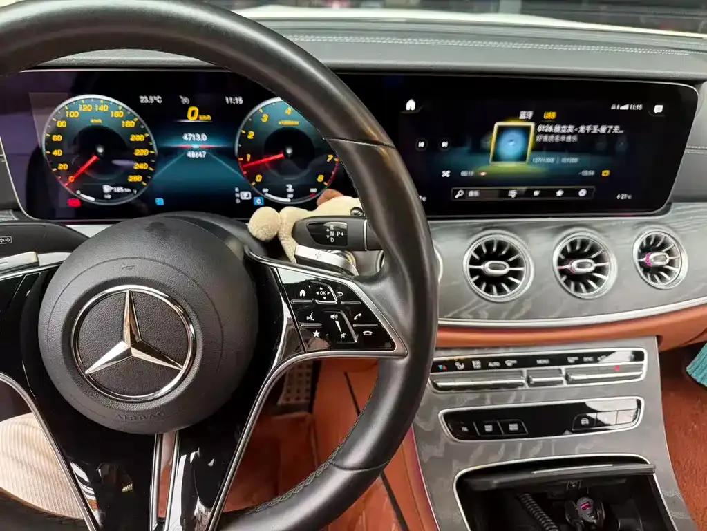 Mercedes-Benz CLS — фото 8