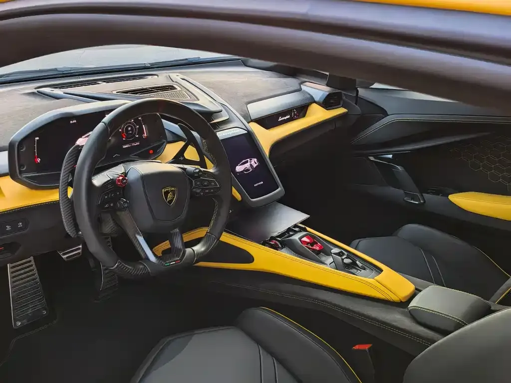Lamborghini Revuelto 2025 из CN, фото 4