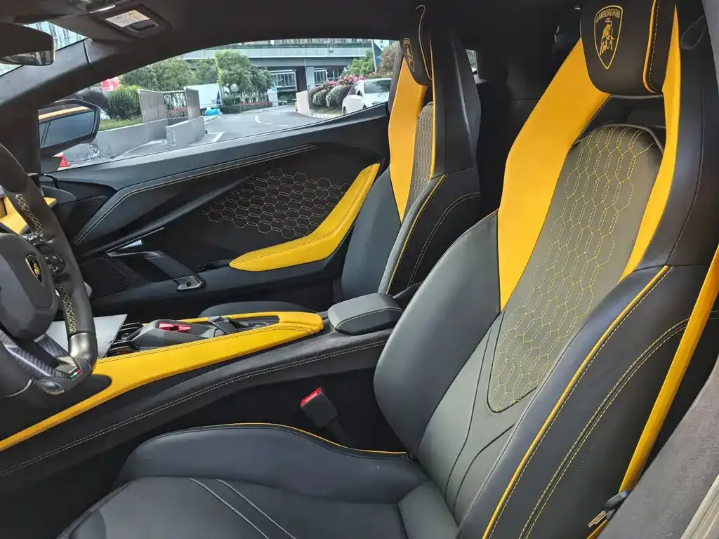 Lamborghini Revuelto 2025 из CN, фото 2