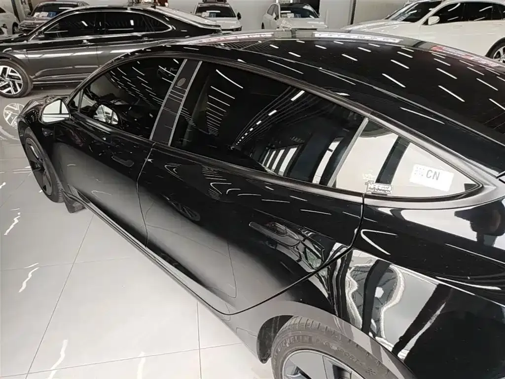 Tesla Model 3 — фото 7