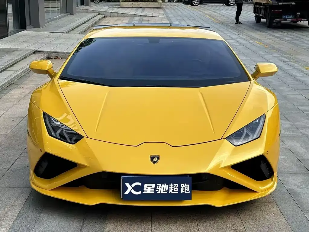 Lamborghini Huracan — фото 1