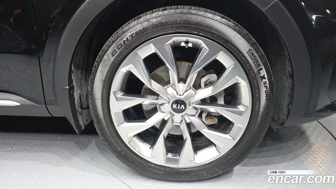 Kia Sorento — фото 8