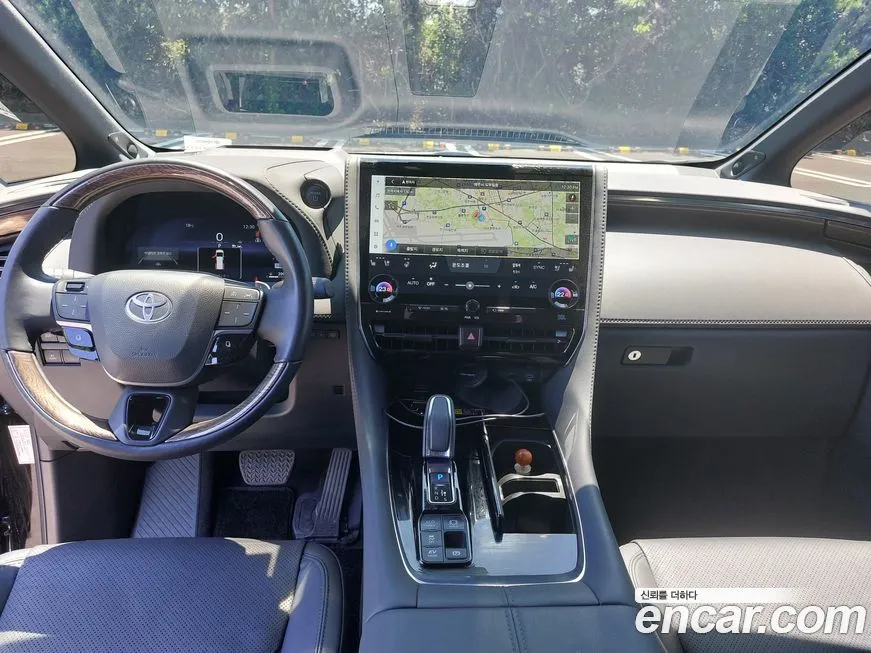 Toyota Alphard — фото 8