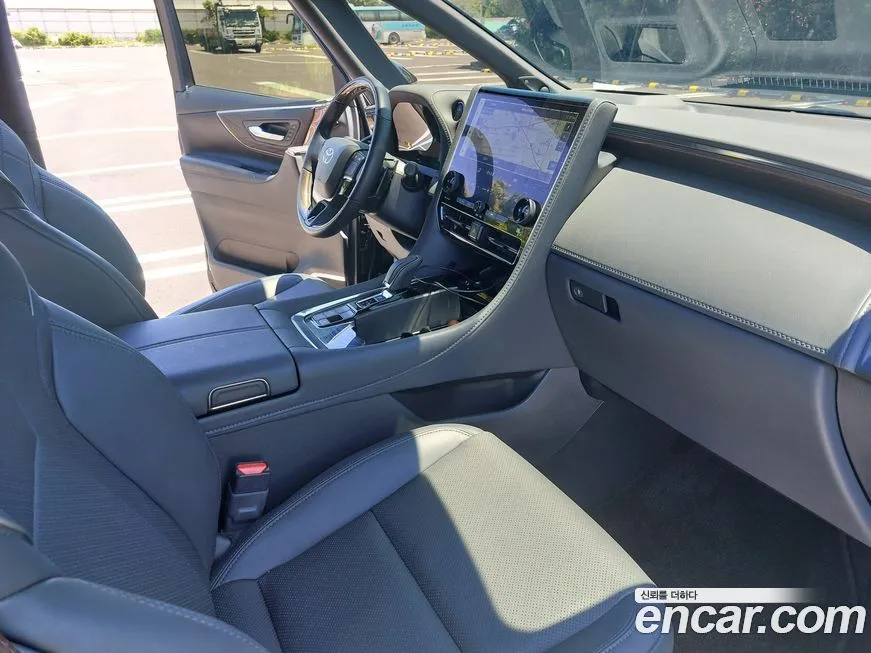 Toyota Alphard — фото 7