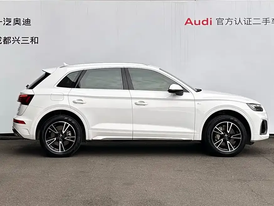 Audi Q5L — фото 5