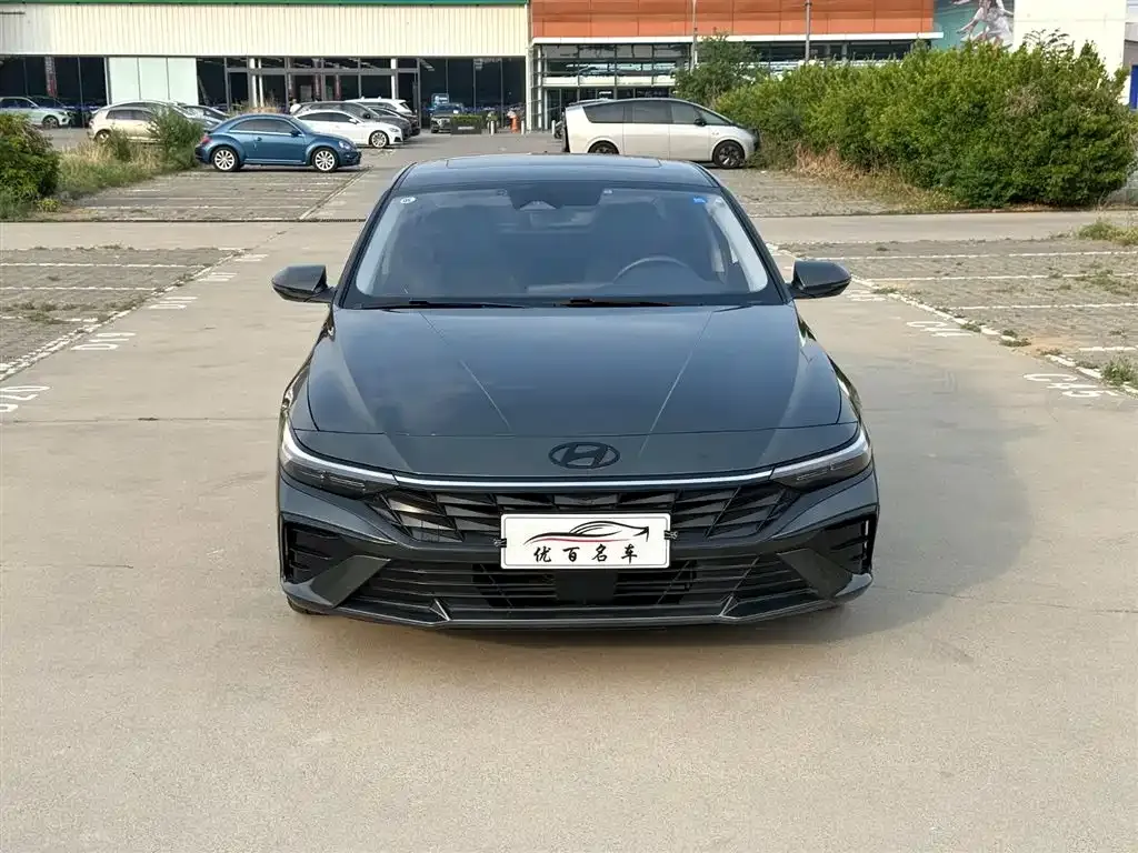 Hyundai Elantra — фото 10