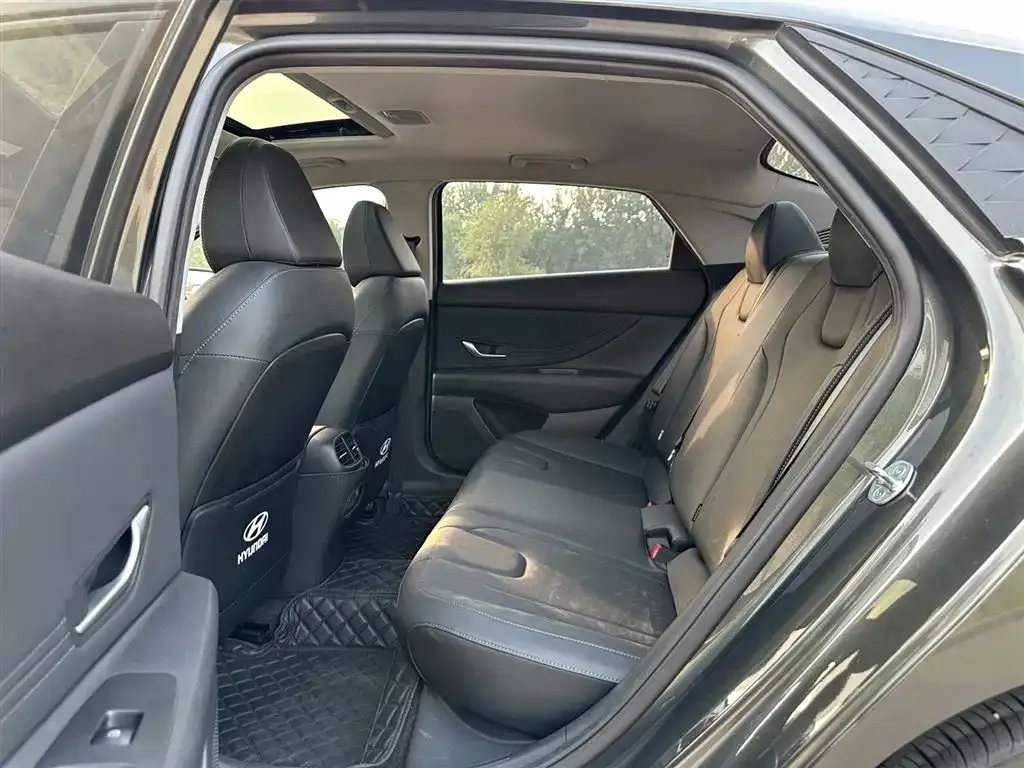 Hyundai Elantra — фото 6