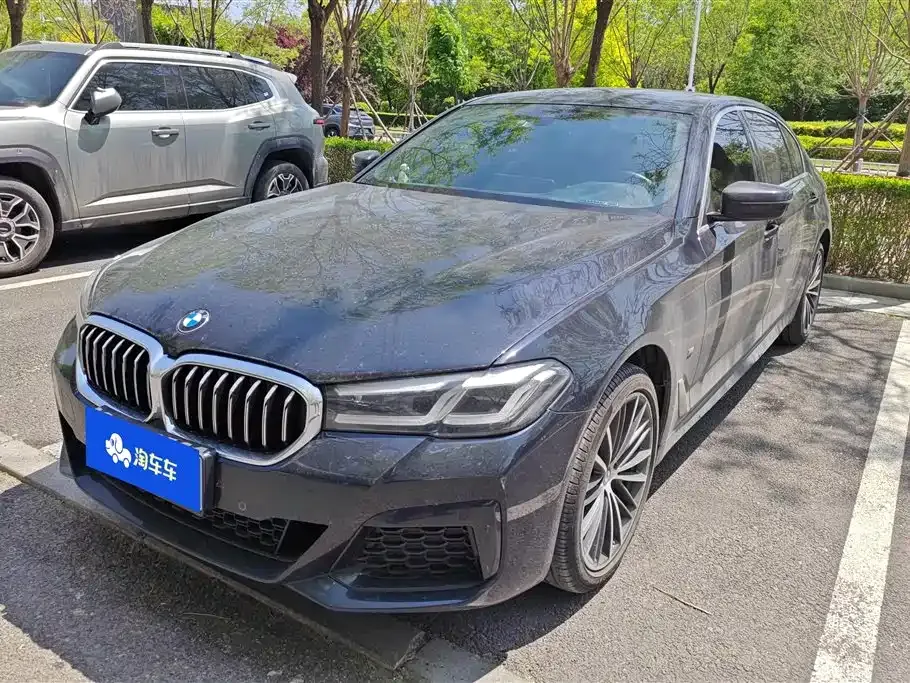 BMW 5 Series — фото 1