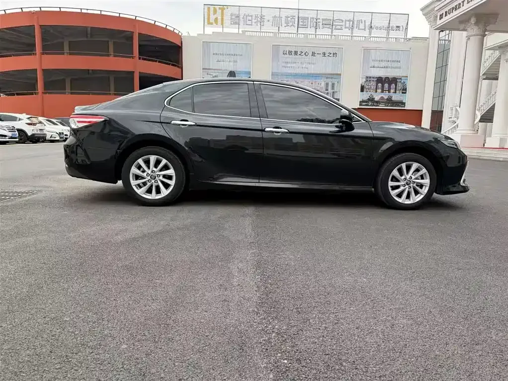 Toyota Camry 2023 из CN, фото 7