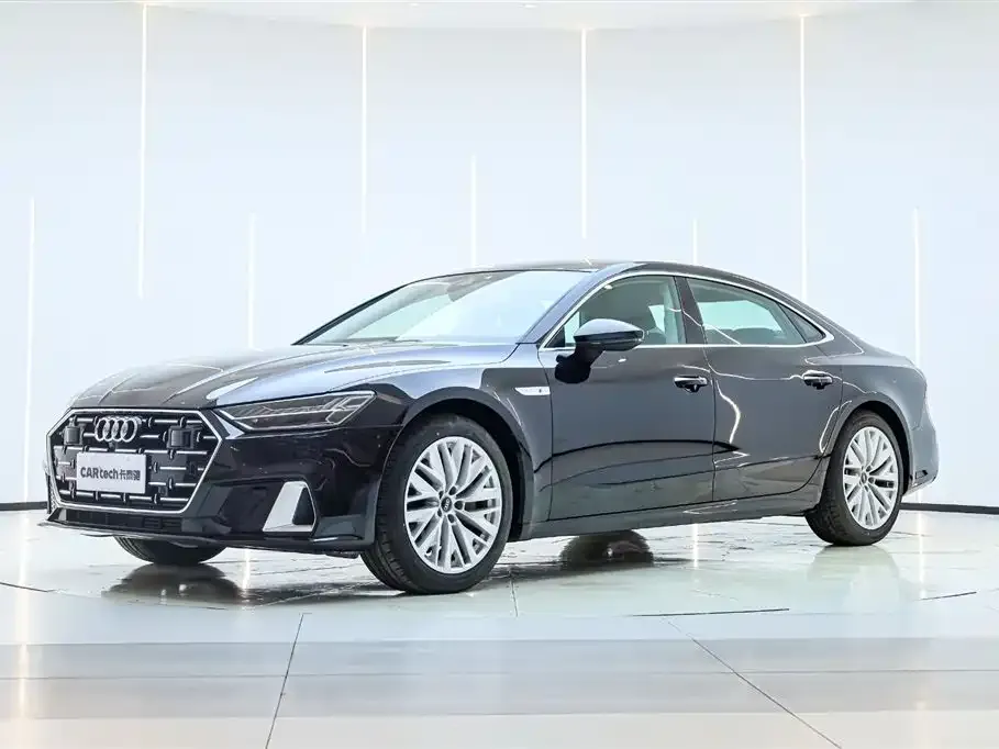 Audi A7L — фото 1