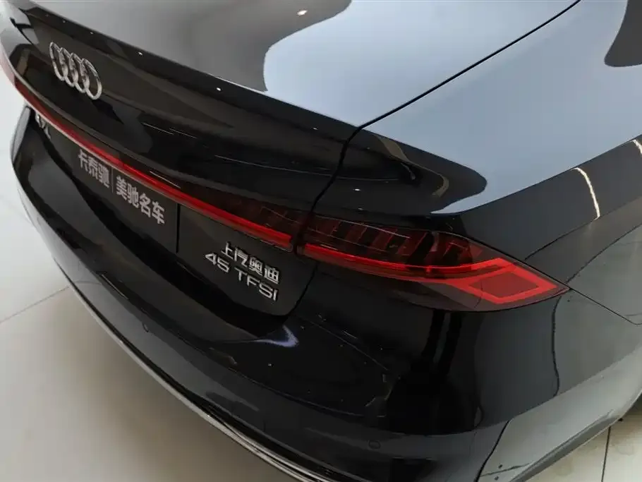 Audi A7L — фото 2