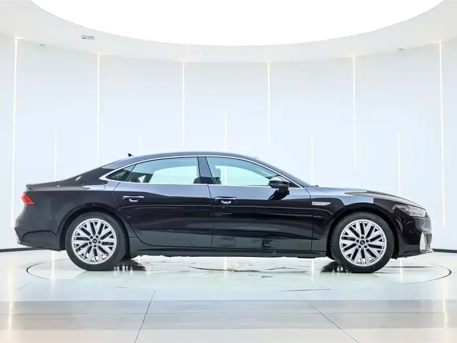 Audi A7L — фото 10