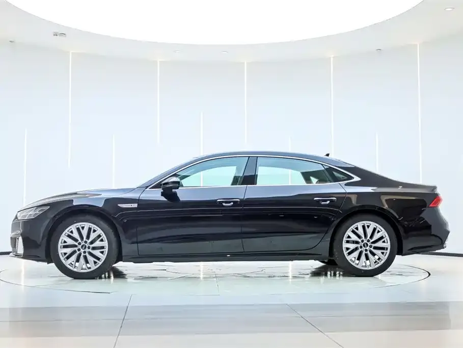 Audi A7L — фото 3