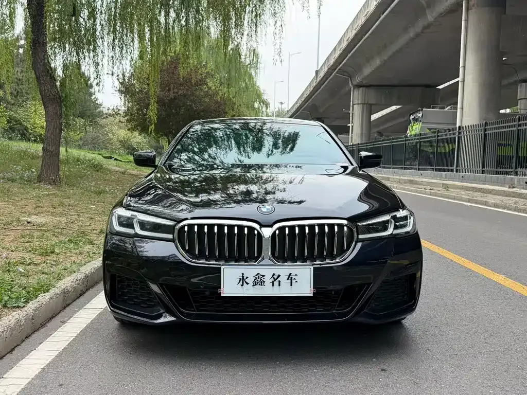 BMW 5 Series — фото 5