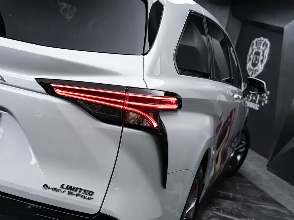 Toyota Sienna 2025 из CN, фото 5